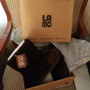 ⬜Lamo Australian sheepskin boots NIB